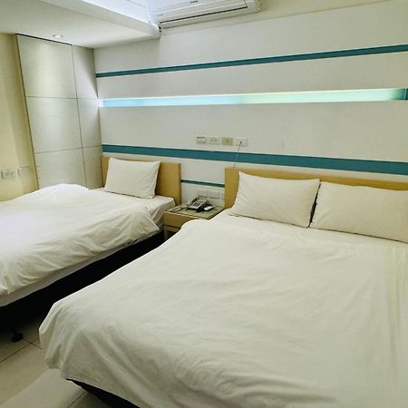 Kiwi Express Hotel - Kaohsiung Station Eksteriør billede