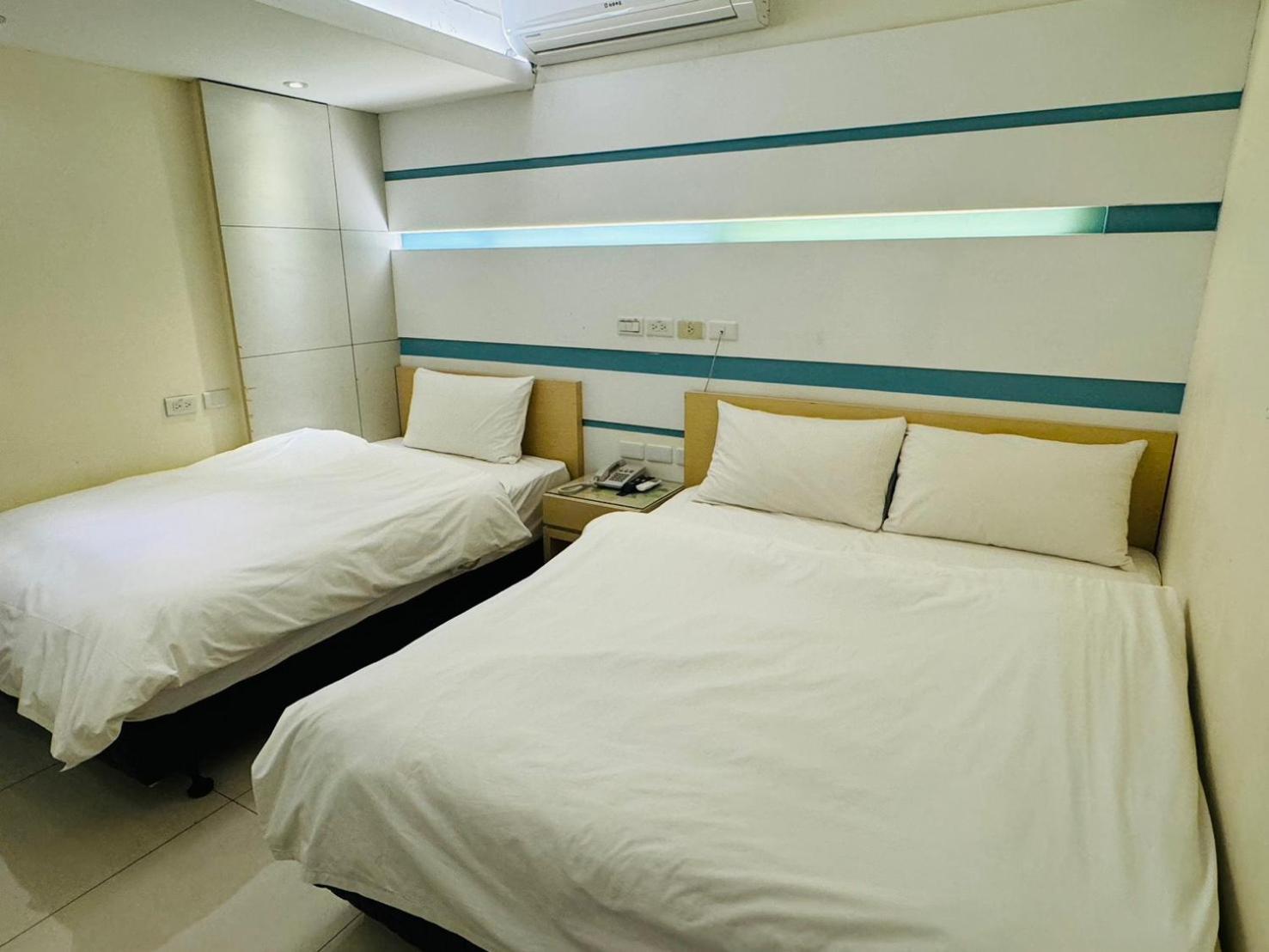 Kiwi Express Hotel - Kaohsiung Station Eksteriør billede