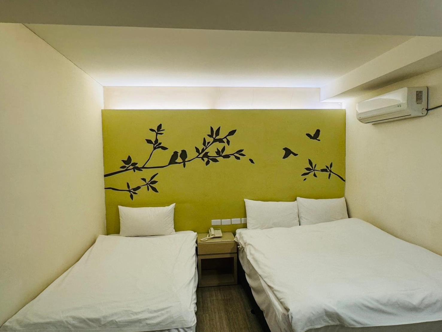 Kiwi Express Hotel - Kaohsiung Station Eksteriør billede